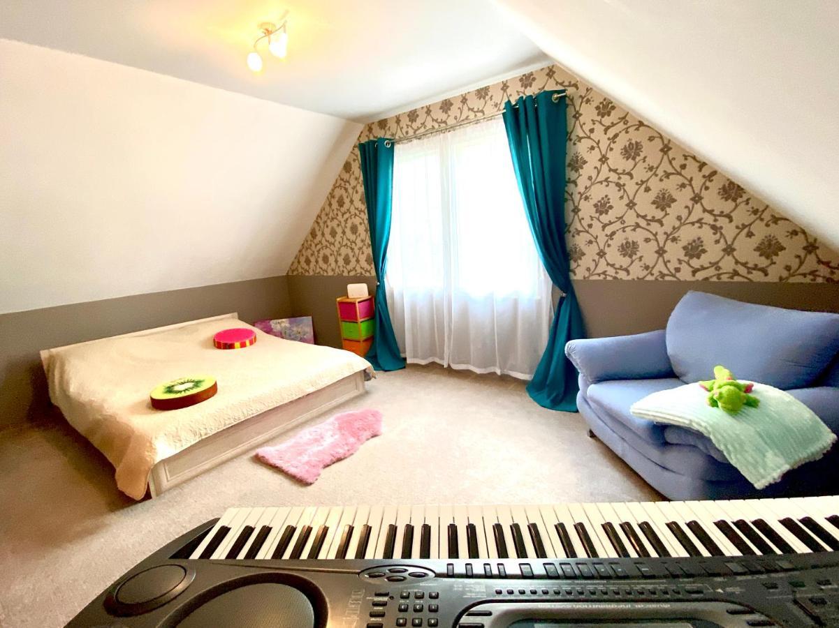 Party House Hotel Cielavas Luaran gambar
